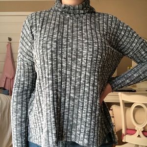 American Eagle Gray Turtleneck